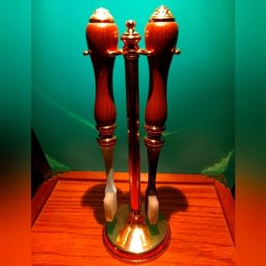 Boutique Style Toothbrushes w/Brass Holder